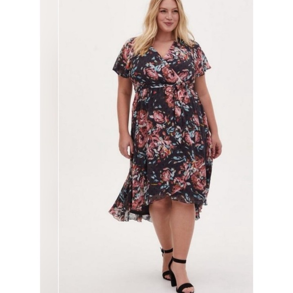 TORRID Faux Wrap Dress - Swiss Dot Floral Dark Grey Size 00/ 10 M/L - Picture 1 of 7